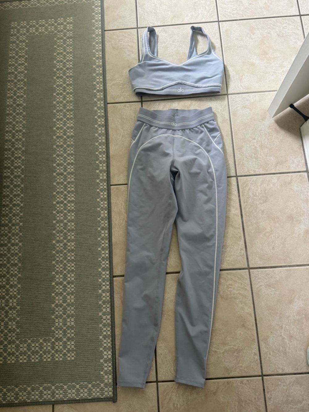 Alo Light blue High-Rise Leggings (XS) with Matching Sports Bra (M)